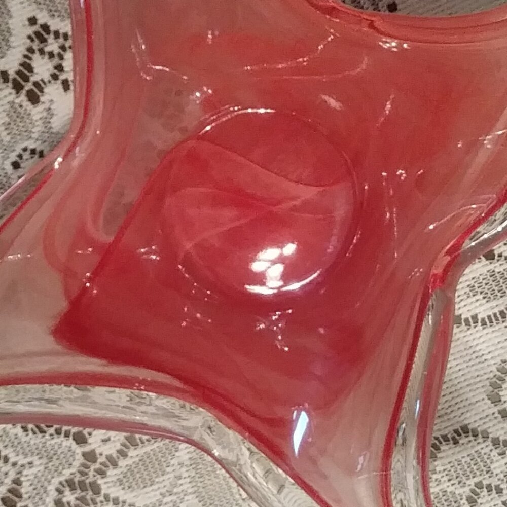 Murano-style art glass wave cranberry/pink bowl with a waffle bottom - Picture 3 of 12